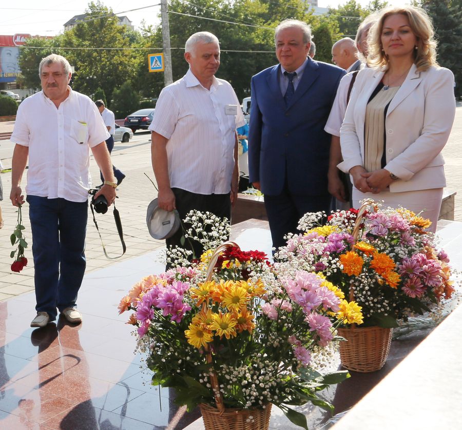 В Дагестане открылись Гамзатовские дни «Белые журавли»