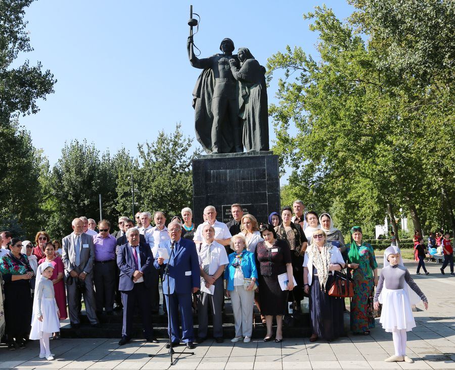 В Дагестане открылись Гамзатовские дни «Белые журавли»