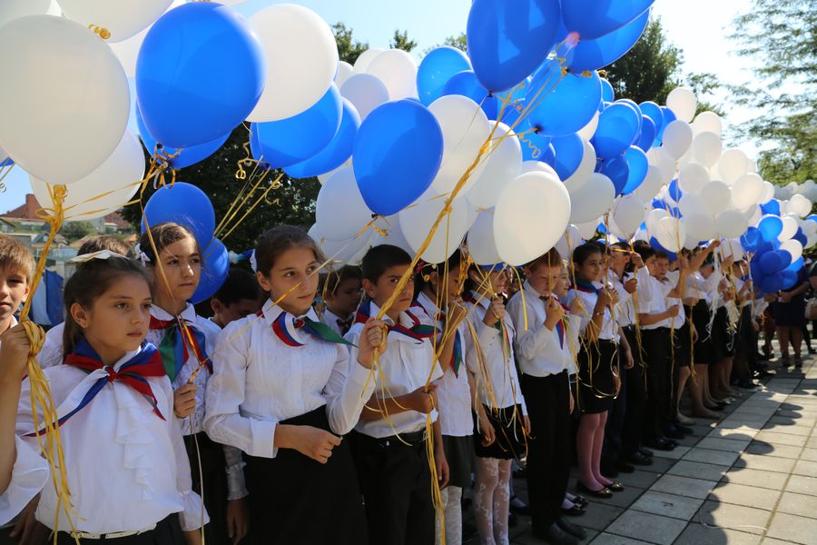 В Дагестане открылись Гамзатовские дни «Белые журавли»