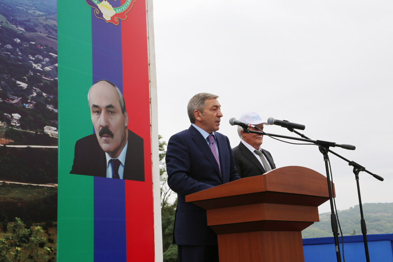 А.Гамидов принял участие в торжествах, посвященных 15-летию годовщины со дня разгрома международных бандформирований