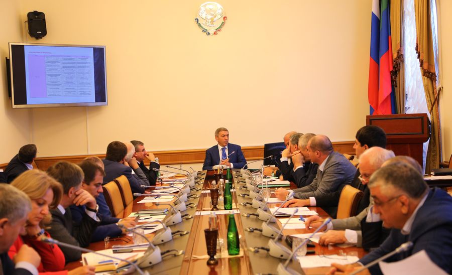 А.Гамидов: «На рынках республики должны быть созданы комфортные условия и для продавцов, и для покупателей»