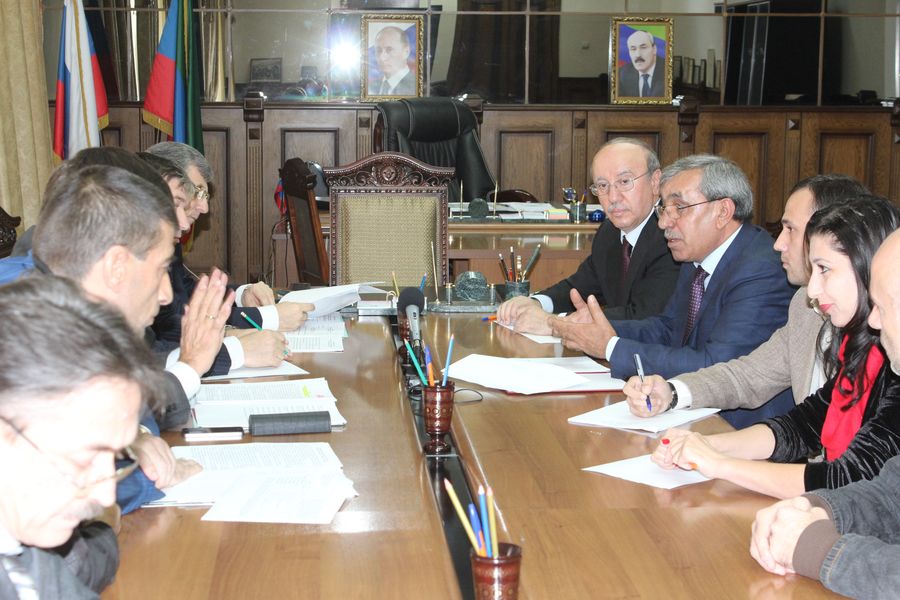 Гасан Идрисов провел совещание по вопросам защиты прав  обманутых дольщиков