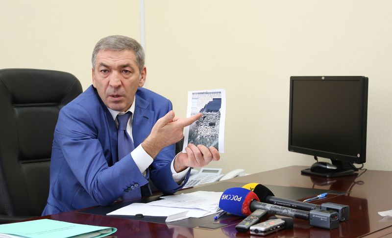 Премьер-министр Дагестана провел прием граждан по личным вопросам
