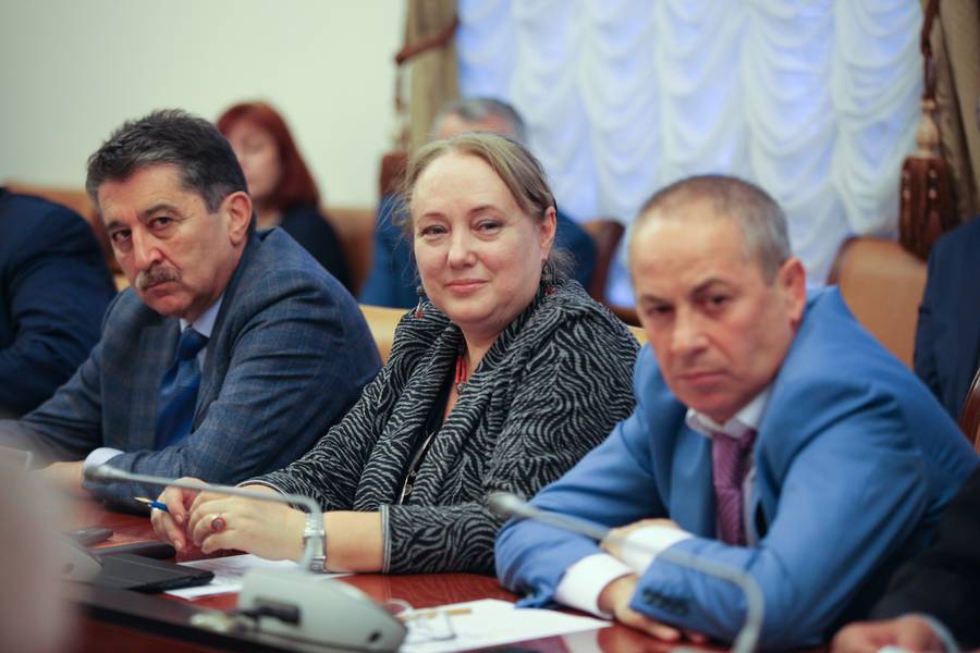 Анатолий Карибов провел рабочее совещание в Правительстве Дагестана