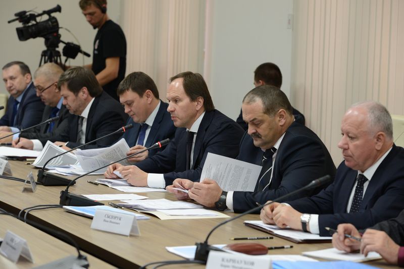 Абдусамад Гамидов принял участие в заседание Совета при Полпреде Президента РФ в СКФО