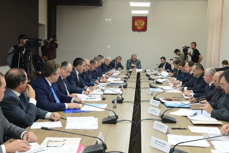 Абдусамад Гамидов принял участие в заседание Совета при Полпреде Президента РФ в СКФО