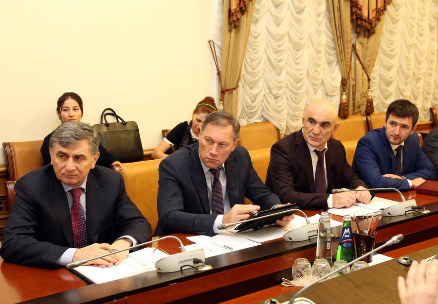 Реконструкция взлетно-посадочной полосы аэропорта «Уйташ» завершится в начале декабря