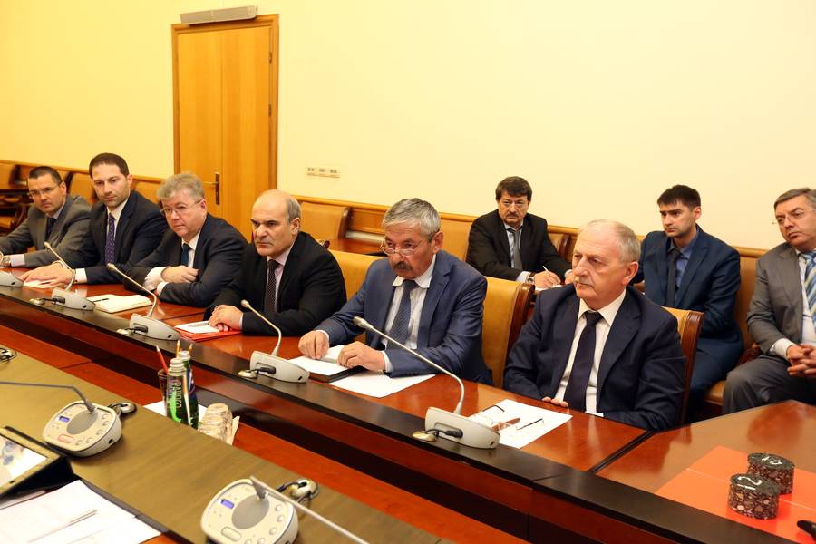 Реконструкция взлетно-посадочной полосы аэропорта «Уйташ» завершится в начале декабря