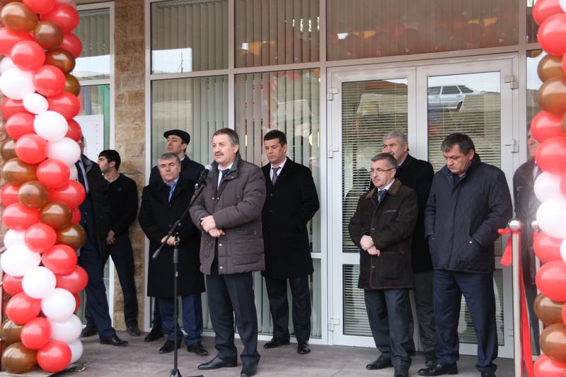 Магомед Исаев принял участие в открытии МФЦ в Буйнакском районе