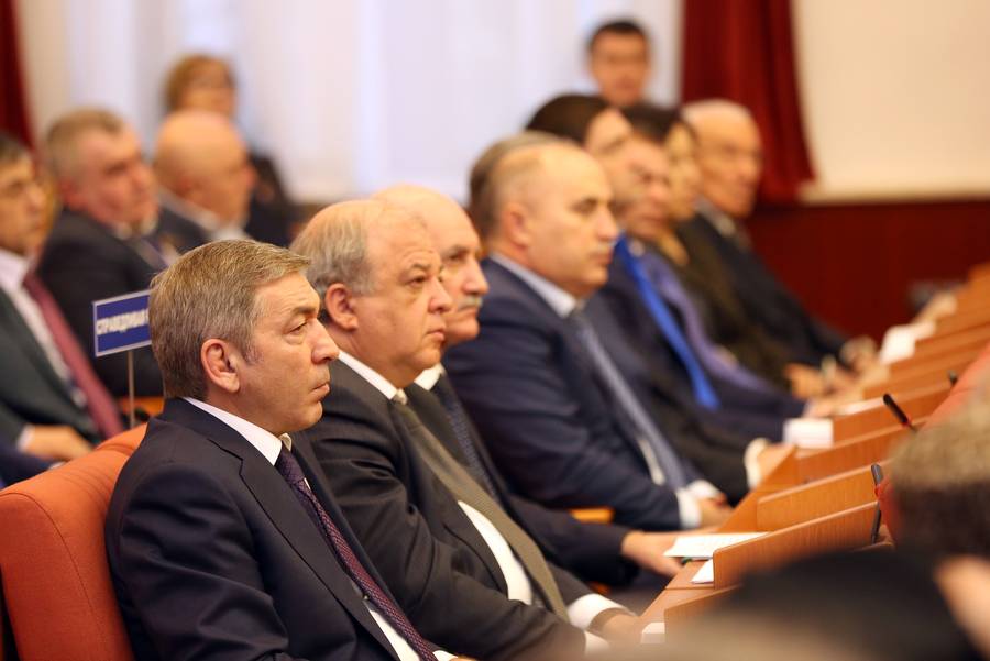 Глава Дагестана Рамазан Абдулатипов выступил с ежегодным Посланием Народному Собранию Республики Дагестан