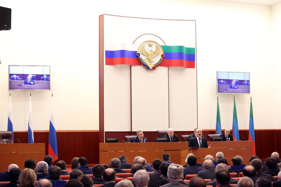 Глава Дагестана Рамазан Абдулатипов выступил с ежегодным Посланием Народному Собранию Республики Дагестан