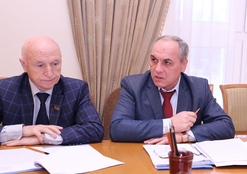 Под руководством Гасана Идрисова состоялось первое заседание Лицензионной комиссии РД