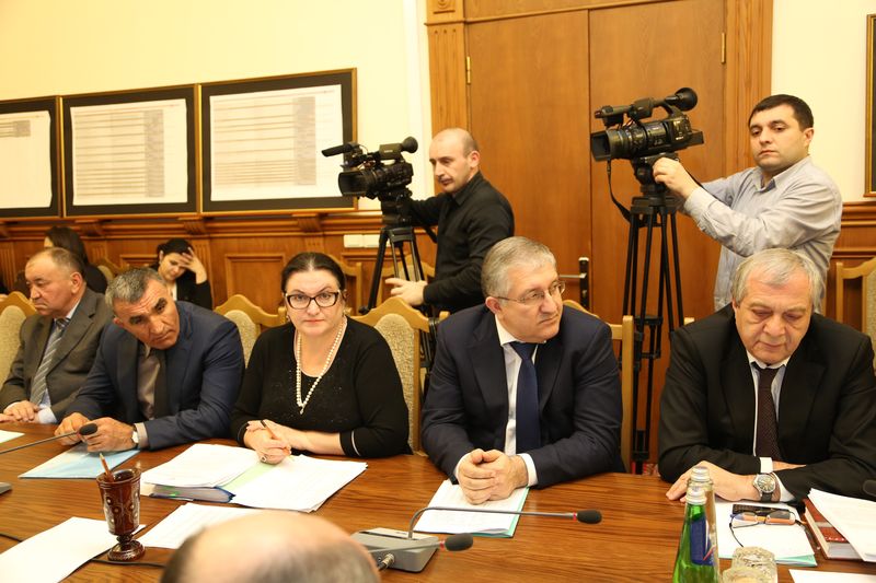 Вопросы неформальной занятости обсудили на совещании под председательством Анатолия Карибова