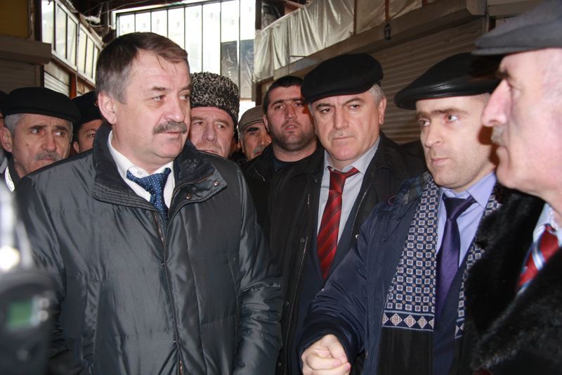 Вице-премьер Правительства Дагестана Магомед Исаев проверил состояние махачкалинского рынка №2