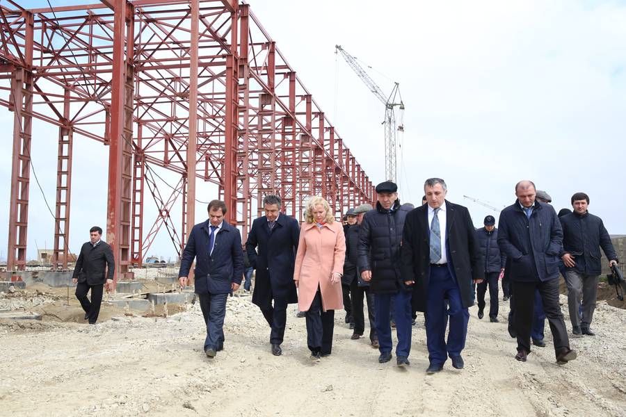 Абдусамад Гамидов и Ирина Макиева осмотрели инвестиционную площадку «Уйташ»