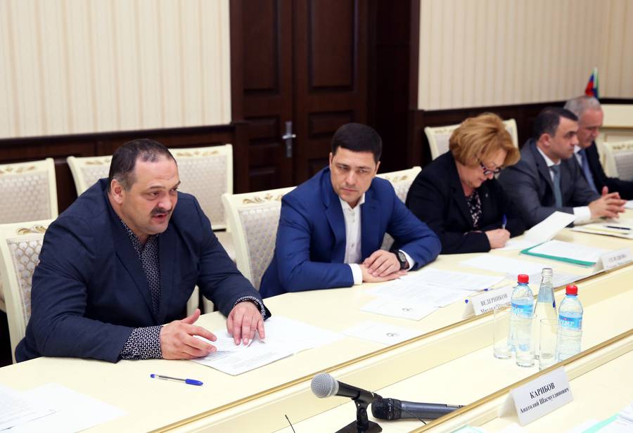 Сергей Меликов провел заседание рабочей группы по подготовке к юбилею Дербента