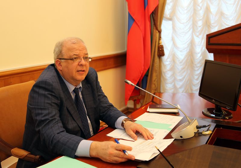 Под руководством Анатолия Карибова состоялось оперативное совещание в Правительстве РД