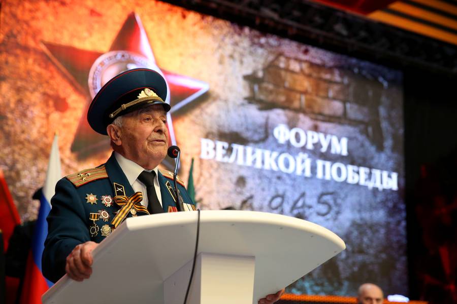 Абдусамад Гамидов принял участие в работе Форума Великой Победы в Махачкале