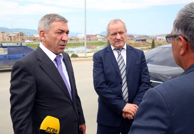 Абдусамад Гамидов проинспектировал ход реконструкции автодороги Каспийск-Аэропорт