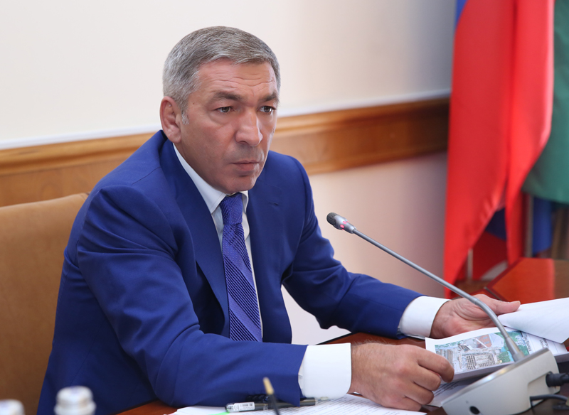 В Правительстве Дагестана обсуждены вопросы переселения граждан из аварийного жилищного фонда