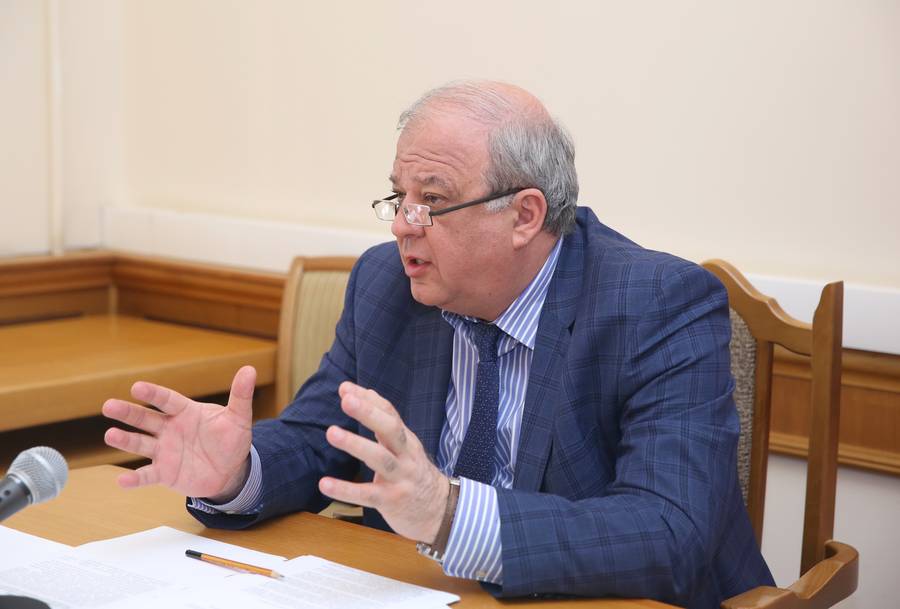 В Правительстве Дагестана обсуждены вопросы обеспечения безопасности проведения ЕГЭ в 2015 году