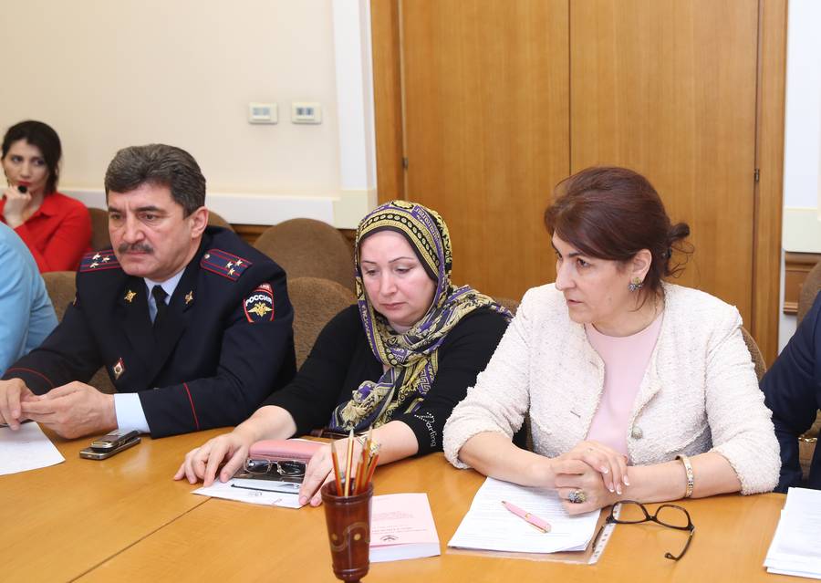 В Правительстве Дагестана обсуждены вопросы обеспечения безопасности проведения ЕГЭ в 2015 году