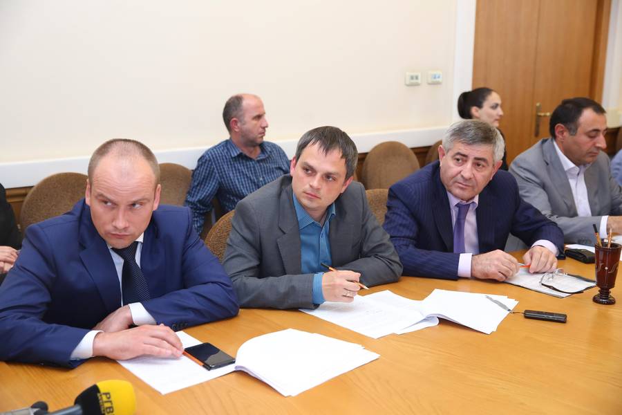 Обсуждены меры по разрешению проблем, возникающих в процессе реконструкции федеральной трассы М-29 «Кавказ»
