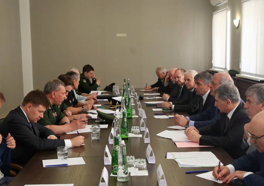 Заместитель министра обороны России Юрий Борисов оценил потенциальные возможности и перспективы завода «Дагдизель»