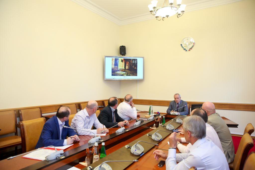Рамазан Алиев проверил ход выполнения поручений Главы Дагестана по наведению порядка на бульваре им.Сулейман Стальского