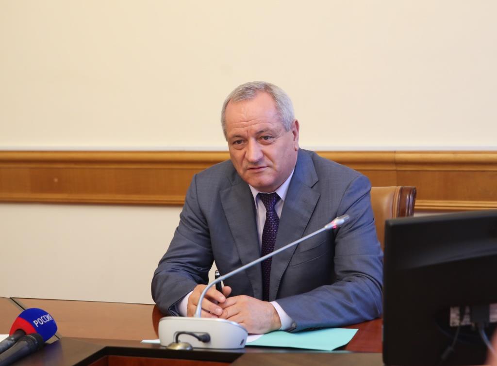 Рамазан Алиев проверил ход выполнения поручений Главы Дагестана по наведению порядка на бульваре им.Сулейман Стальского