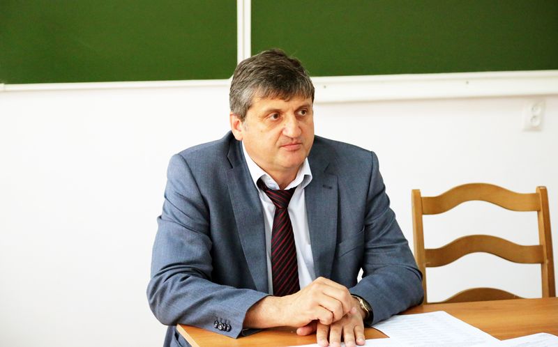 Алексей Гасанов обсудил социальные вопросы со слушателями  Дагестанского кадрового центра