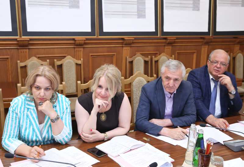 Рамазан Алиев: «Лауреаты Государственных премий – это золотой фонд нашей культуры, литературы, искусства, науки и техники»
