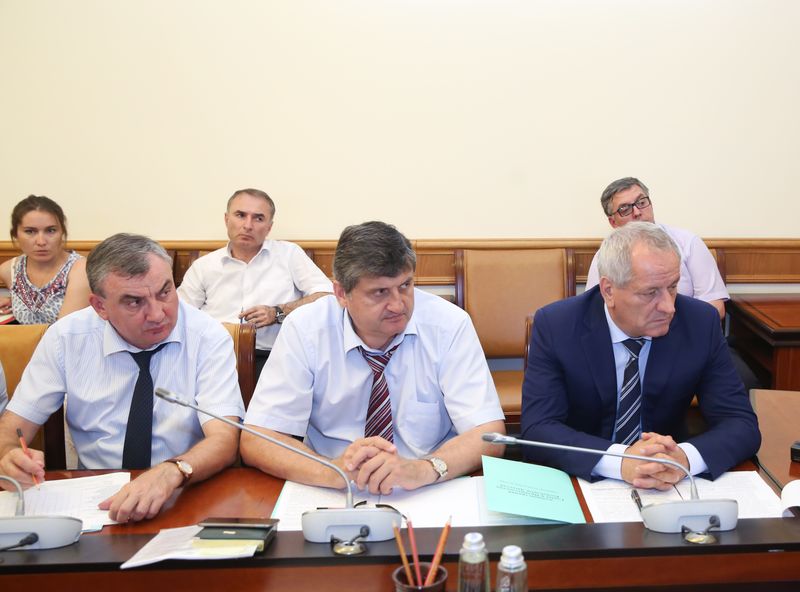 Повышение эффективности рассмотрения обращений граждан обсудили в Правительстве РД