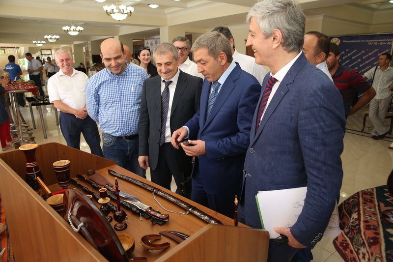 Абдусамад Гамидов принял участие в общественных слушаниях на тему социально-экономического развития сельских территорий