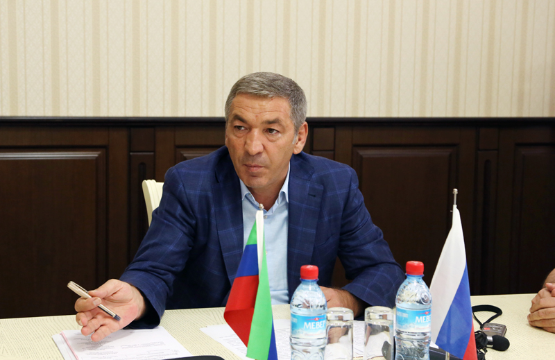 В Дербенте под руководством Абдусамада Гамидова обсуждены вопросы организации работы с обращениями граждан
