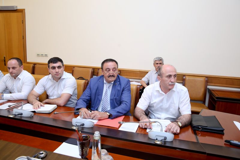 В Правительстве Дагестана обсуждены вопросы авиационной безопасности