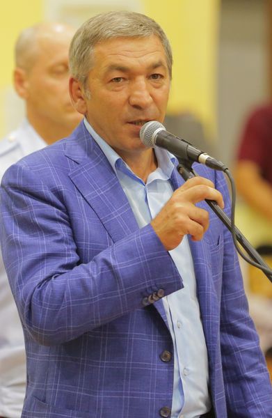Всероссийский турнир по вольной борьбе памяти Магомеда Омарова стартовал в Каспийске