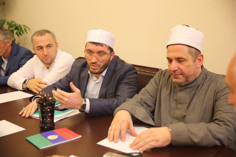 Рамазан Джафаров встретился с делегацией Всемирного союза мусульманских  ученых