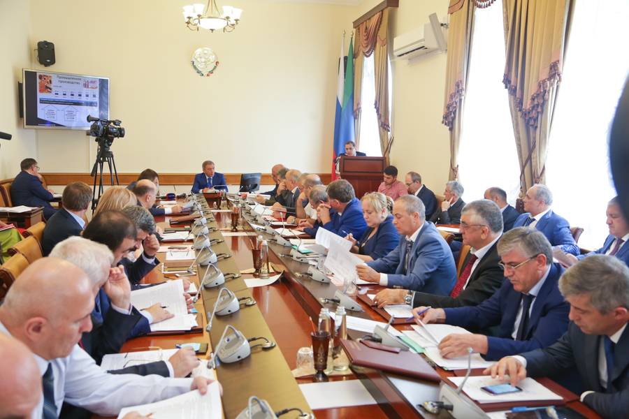 В Правительстве Дагестана обсуждены вопросы развития региона до 2018 года