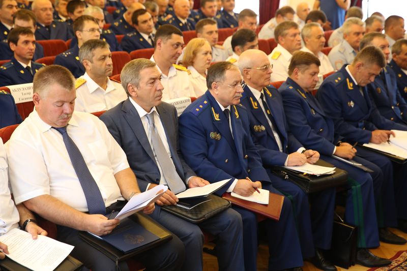 Абдусамад Гамидов принял участие в межведомственном совещании руководителей правоохранительных органов СКФО