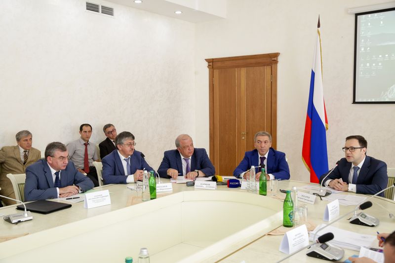 Абдусамад Гамидов принял участие в семинаре для экспертов по Южному, Крымскому и Северо-Кавказскому федеральным округам