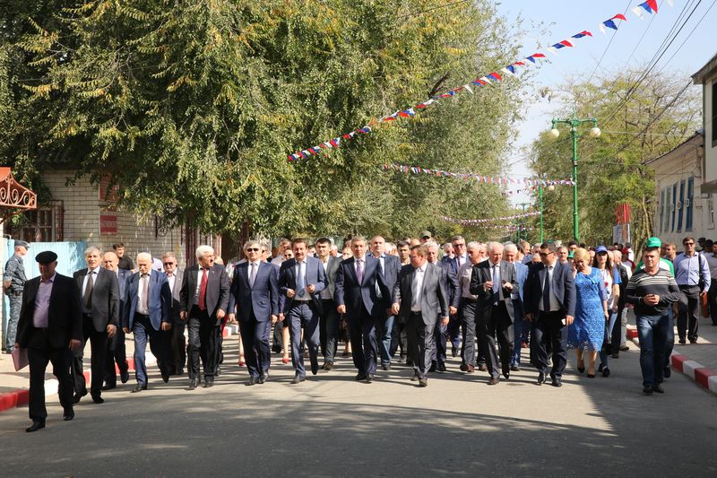 Председатель Правительства Дагестана посетил праздничный Кизляр