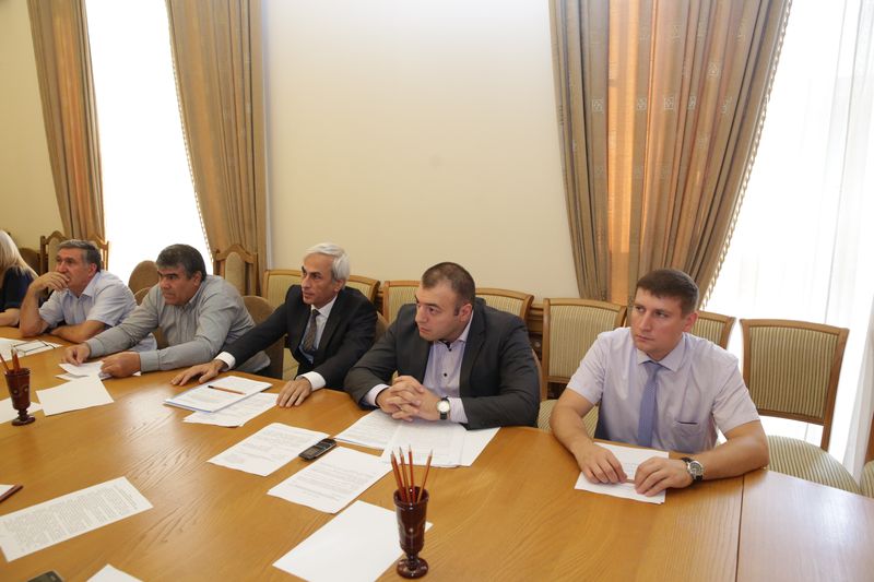 В Правительстве Дагестана обсуждены проблемы защиты прав несовершеннолетних