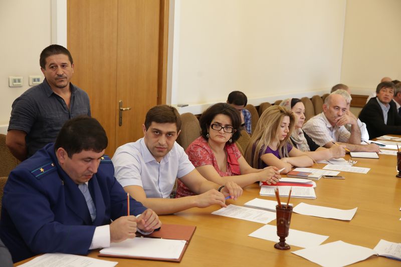 В Правительстве Дагестана обсуждены проблемы защиты прав несовершеннолетних