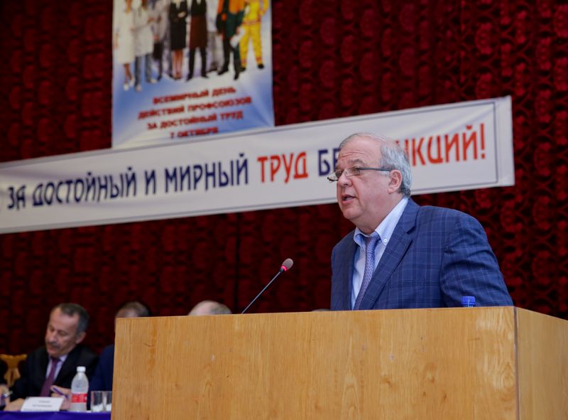 Анатолий Карибов встретился с представителями организаций профсоюзов республики