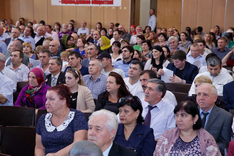 Анатолий Карибов встретился с представителями организаций профсоюзов республики