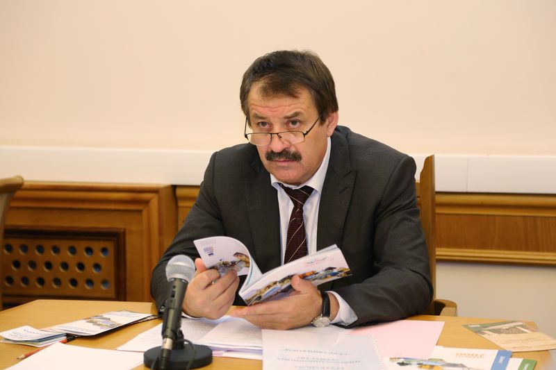 Под руководством Магомеда Исаева обсуждены вопросы повышения имиджа республики