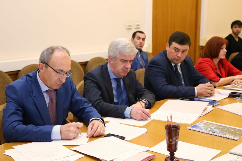 Под руководством Магомеда Исаева обсуждены вопросы повышения имиджа республики