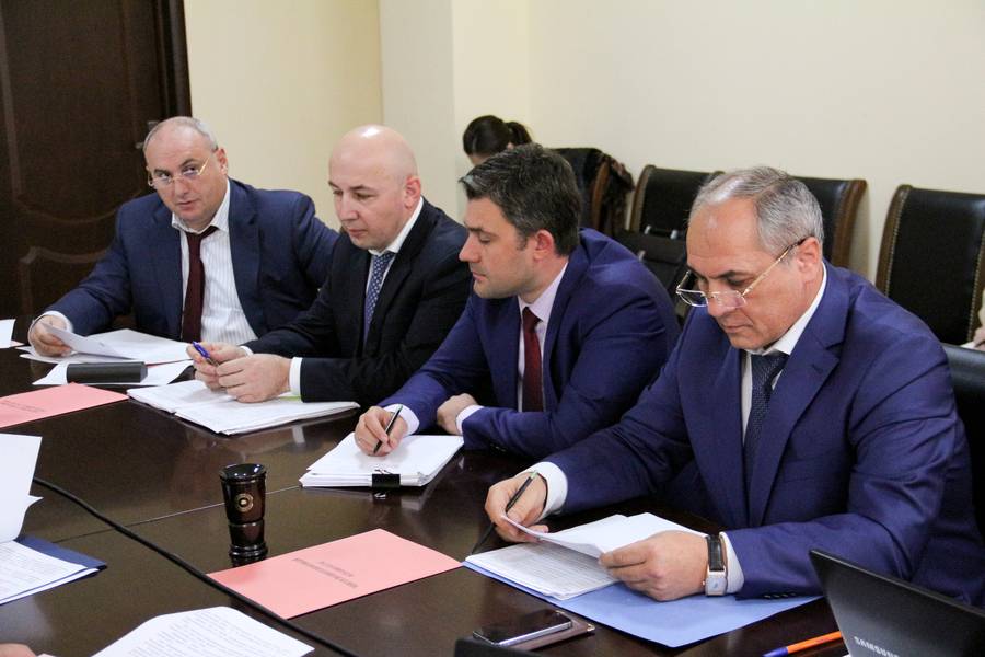Под руководством Гасана Идрисова рассмотрена готовность объектов ЖКХ к осенне-зимнему периоду