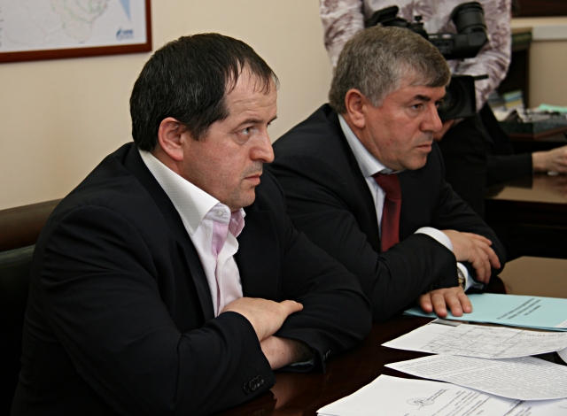 Р.Газимагомедов провел совещание по вопросам определения статуса пос. Восточно-Сухокумск